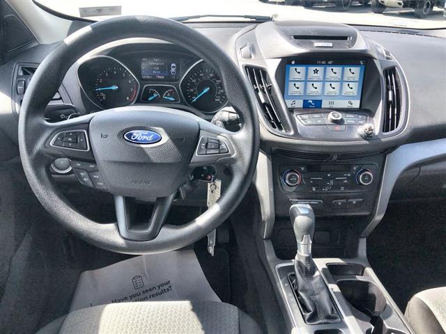 $12000 : PRE-OWNED 2017 FORD ESCAPE SE image 10