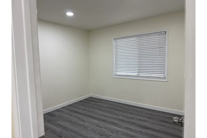 $1280 : Anaheim - 3 Bed Renta image 2