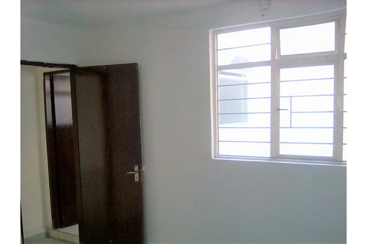 $4500 : Oficina en Renta image 3