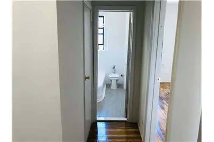 $1700 : Rental property with 1 bedro image 9