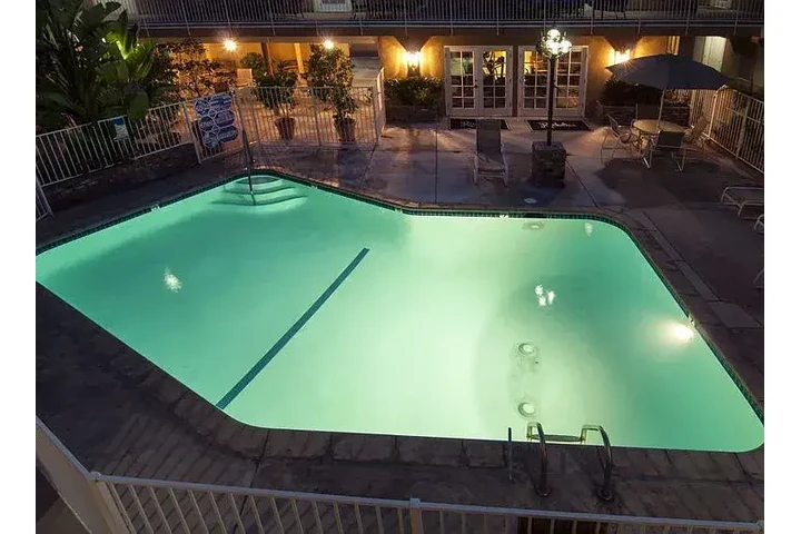 $1650 : Fantastic 2bd 2ba @Riverside image 4