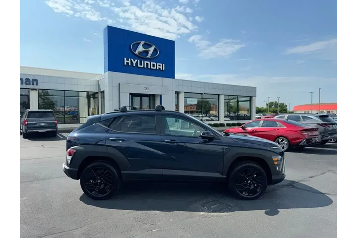 $30460 : Hyundai KONA 2026 AWD SEL Sp image 8