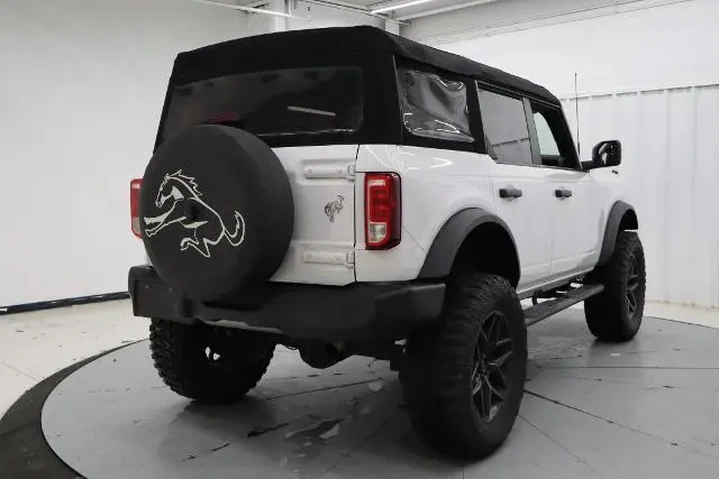 $38883 : Ford Bronco 2023 4x4 Base 4d image 3