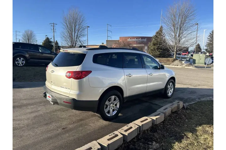 $6990 : 2012 Traverse LT image 6