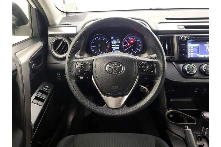$17998 : Toyota RAV4 2018 LE 4dr SUV image 10