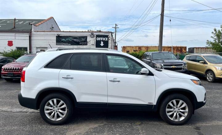 $7495 : 2011 Sorento LX image 5