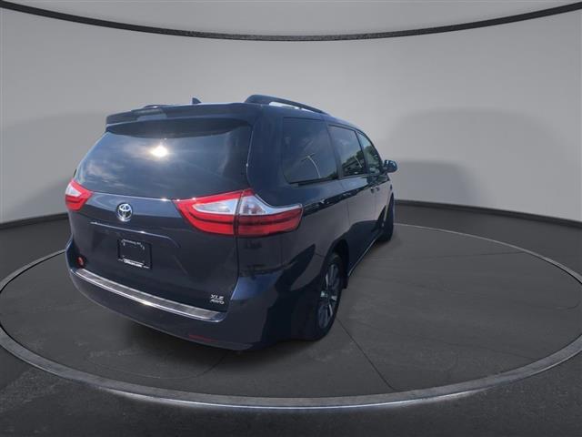 $35000 : PRE-OWNED 2018 TOYOTA SIENNA image 8