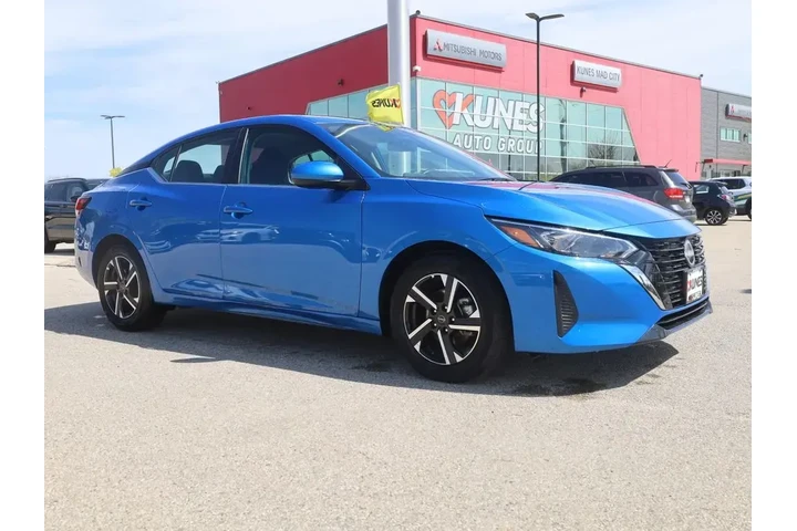 $21277 : Nissan Sentra 2025 SV 4dr Se image 2