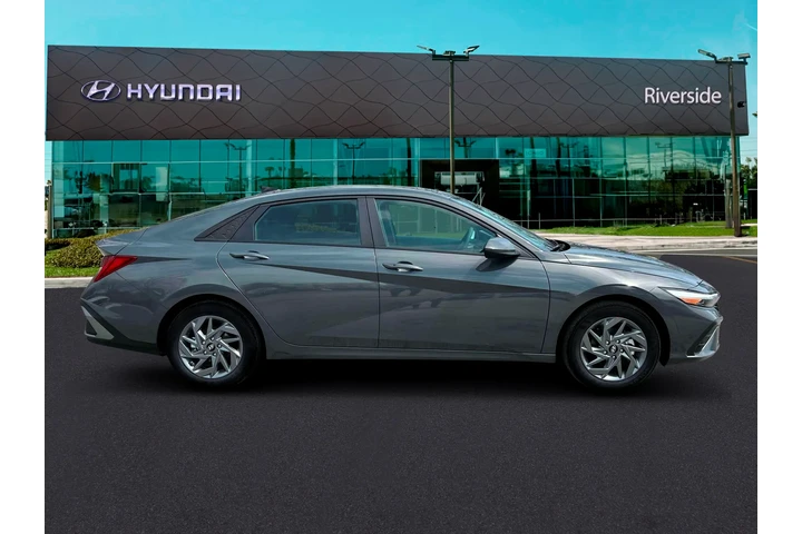 $20591 : Hyundai ELANTRA Hybrid 2024 image 9