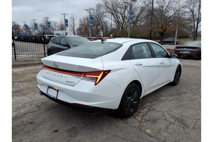 $18863 : Hyundai ELANTRA Hybrid 2022 image 3