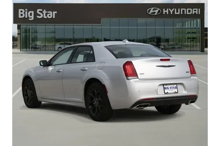 $38988 : Chrysler 300 2023 AWD Tourin image 3