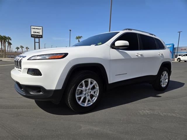 $14510 : Pre-Owned 2017 CHEROKEE LATIT image 3