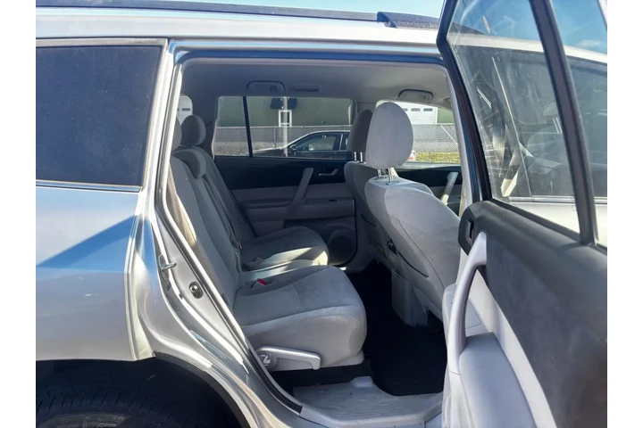 $12995 : 2013 Highlander image 7