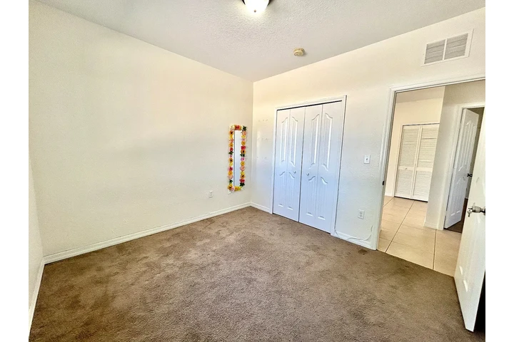 $1000 : renovated *Charming home image 5