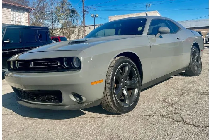 $11900 : 2018 Challenger SXT image 6