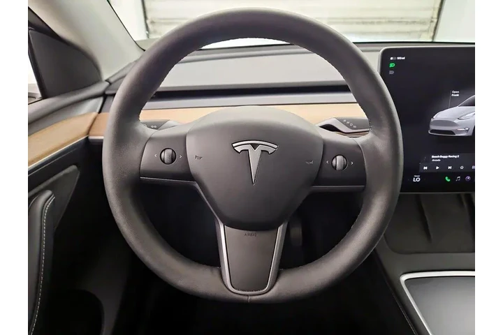 $33998 : Tesla Model Y 2023 AWD Long image 10