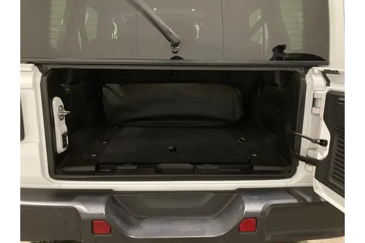 $35800 : Jeep Wrangler 2024 4x4 Sahar image 5