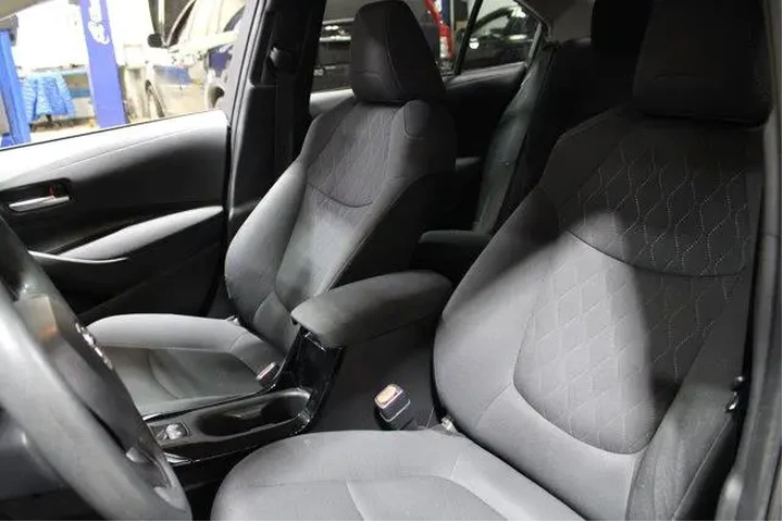 $18987 : Toyota Corolla 2021 LE 4dr S image 7