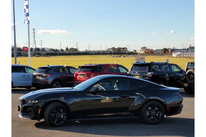 $40000 : Ford Mustang 2024 GT 2dr Fas image 7