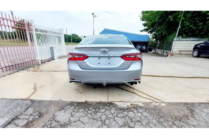 $15990 : 2022 Camry SE image 10