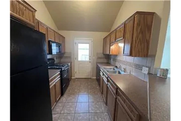 $1295 : Rental property with 3 bedro image 7