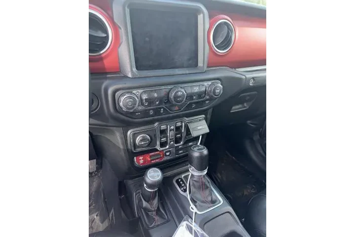 $33955 : Jeep Wrangler Unlimited 2019 image 2