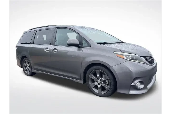 $13000 : Toyota Sienna 2016 SE 8-Pass image 1