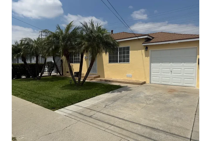 $1290 : Bell Gardens - 2 & 1 Bath image 1