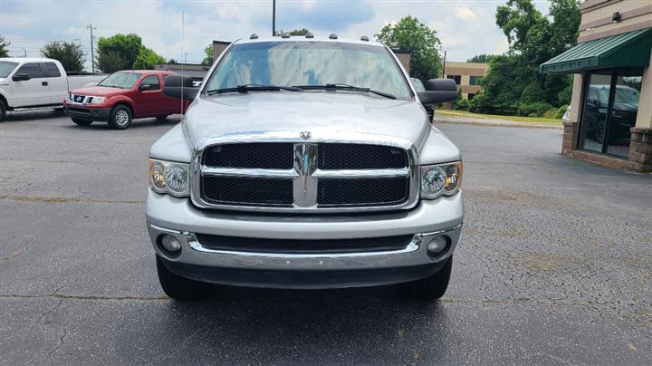 2004 Ram 2500 SLT Quad Cab 4WD image 2