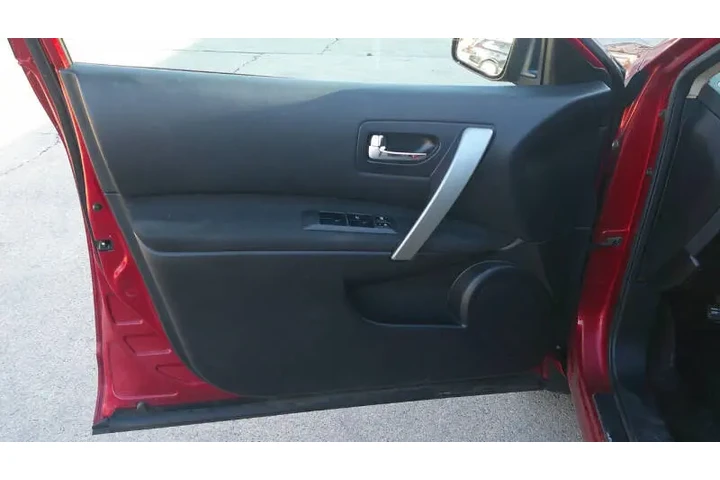 $8999 : 2014 Rogue Select S image 10