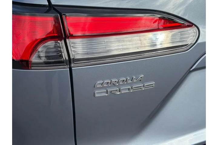 $27063 : Toyota Corolla Cross 2023 AW image 6
