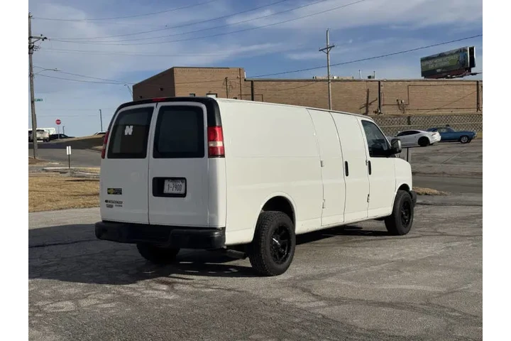 $12900 : 2016 Express 2500 image 6