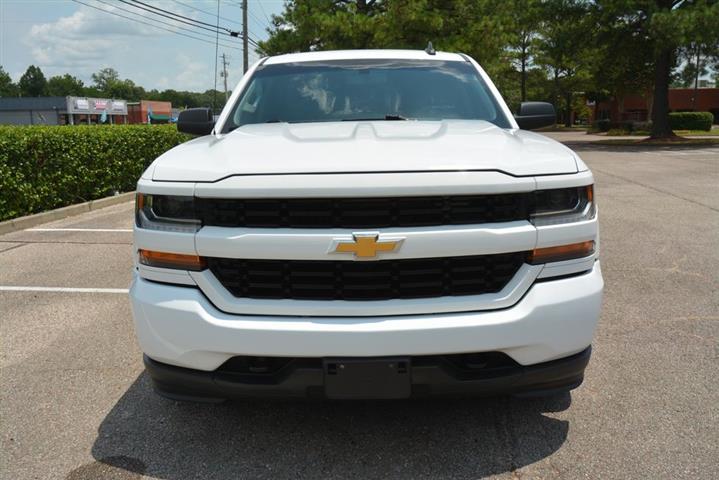 2018 Silverado 1500 Custom image 3