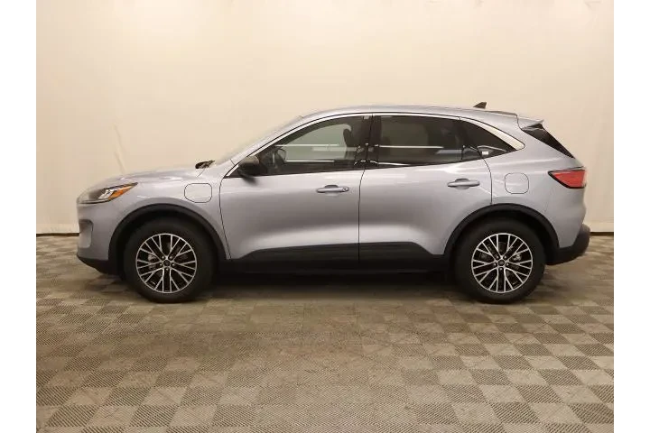 $17955 : Ford Escape Plug-In Hybrid 2 image 4