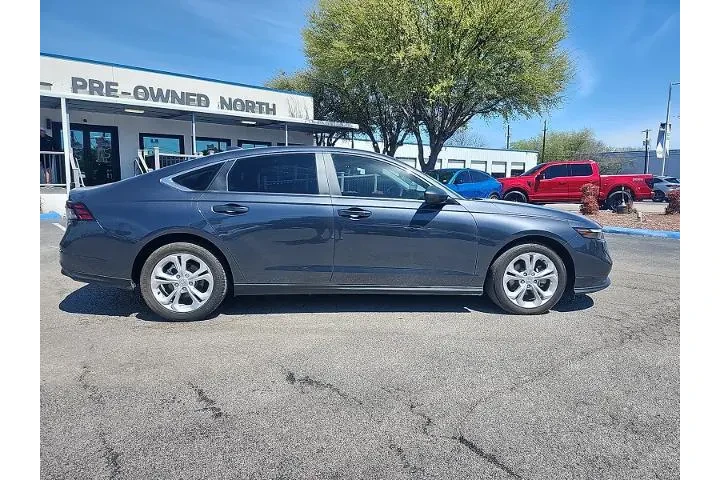 $28698 : Honda Accord 2025 LX 4dr Sed image 2