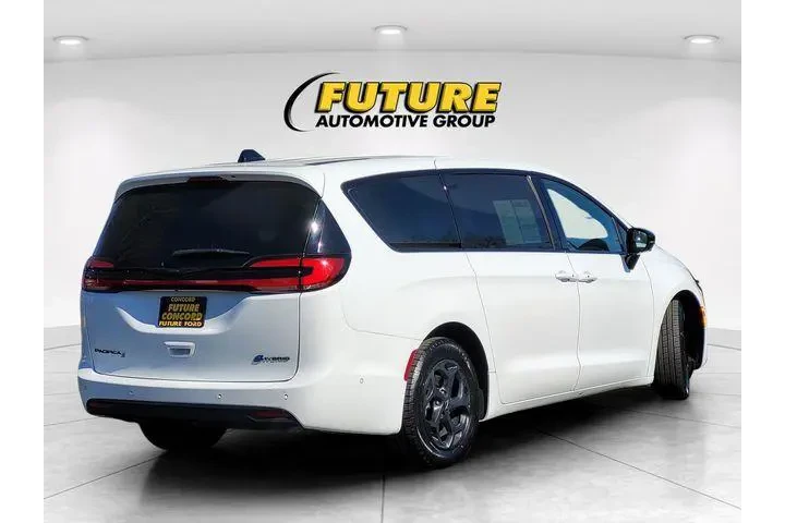 $28888 : Chrysler Pacifica Plug-In Hy image 7