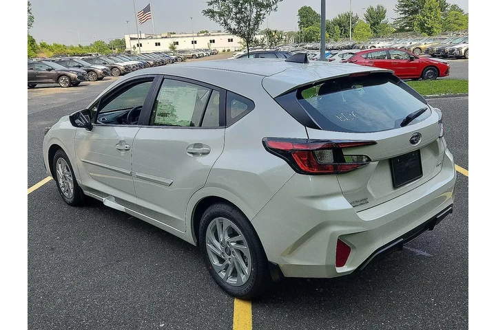 $26995 : Subaru Impreza 2025 AWD Base image 3