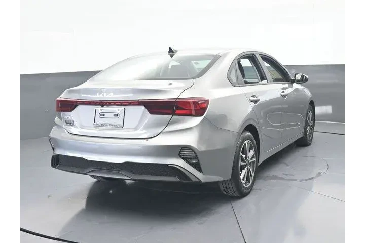 $14498 : Kia Forte 2023 LX 4dr Sedan image 5