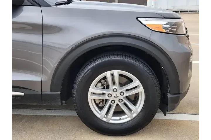 $29618 : Ford Explorer 2024 XLT 4dr S image 8