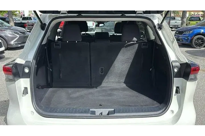 $19993 : Toyota Highlander 2021 L 4dr image 8