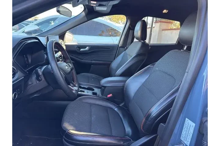 $22972 : Ford Escape 2023 ST-Line 4dr image 7