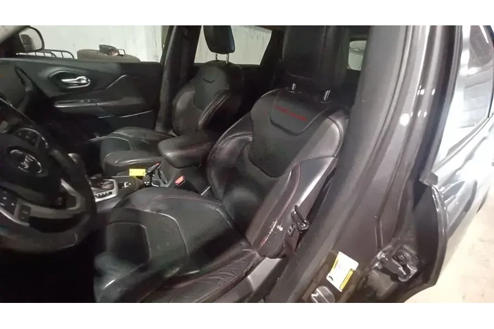 $13294 : Jeep Cherokee 2015 4x4 Trail image 6