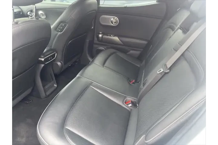 $29000 : Genesis GV60 2024 AWD Advanc image 9