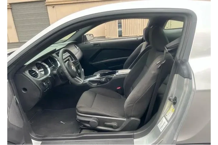 $15989 : Ford Mustang 2012 V6 2dr Fas image 6