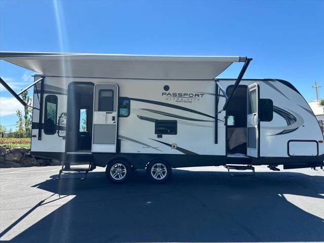 $17900 : 2017 Keystone RV Passport 245 image 9