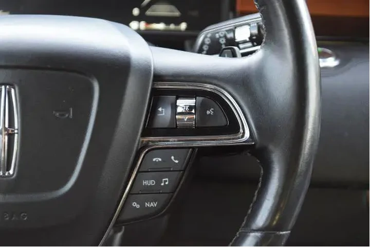 $28925 : Lincoln Navigator L 2019 4x4 image 9