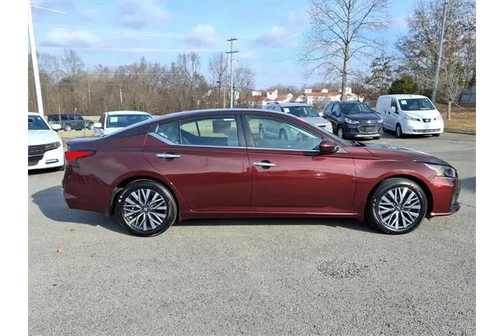 $20595 : Nissan Altima 2024 2.5 SV 4d image 2