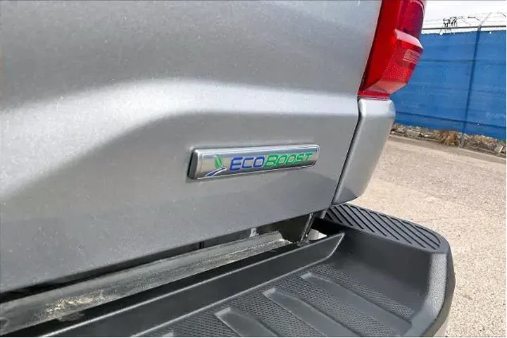 $31904 : Ford F-150 2023 4x2 XLT 4dr image 9