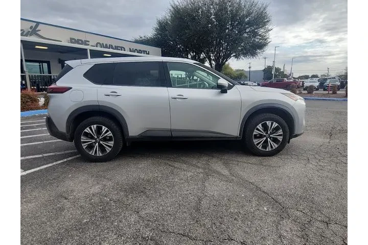 $15987 : Nissan Rogue 2021 AWD SV 4dr image 2