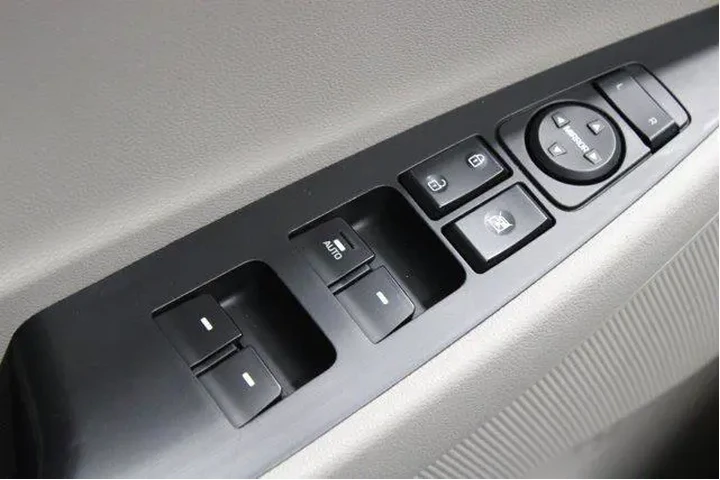 $17526 : Hyundai TUCSON 2021 Value 4d image 4